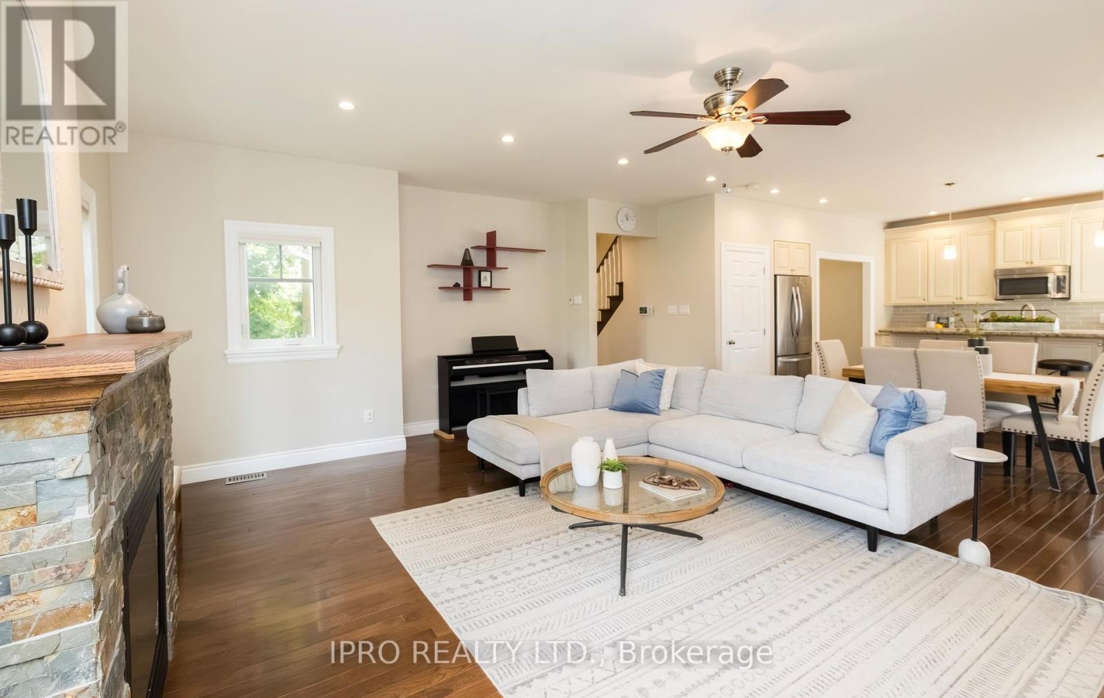 












210 MAIN STREET N

,
Halton Hills (AC Acton),




Ontario
L7J1W9

