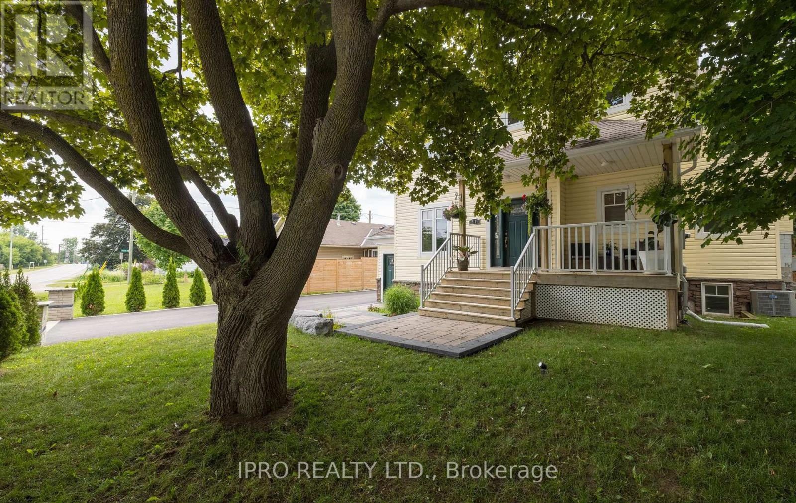 












210 MAIN STREET N

,
Halton Hills (AC Acton),




Ontario
L7J1W9

