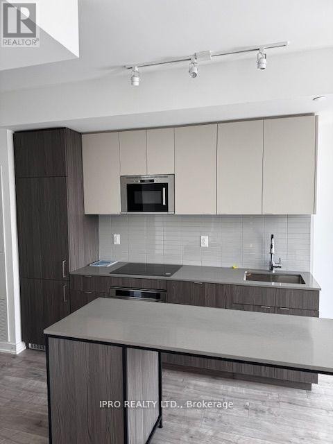 












617 - 220 MESSINNIHE WAY

,
Mississauga (Port Credit),




Ontario
L5H0A9

