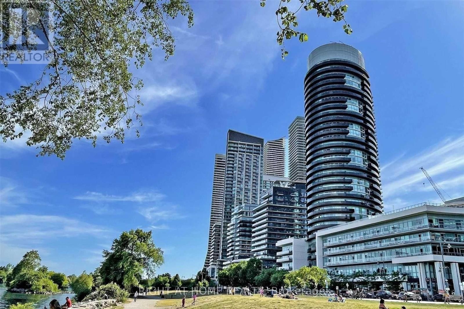 












422 - 80 MARINE PARADE DRIVE

,
Toronto (Mimico),




Ontario
M8V0A3

