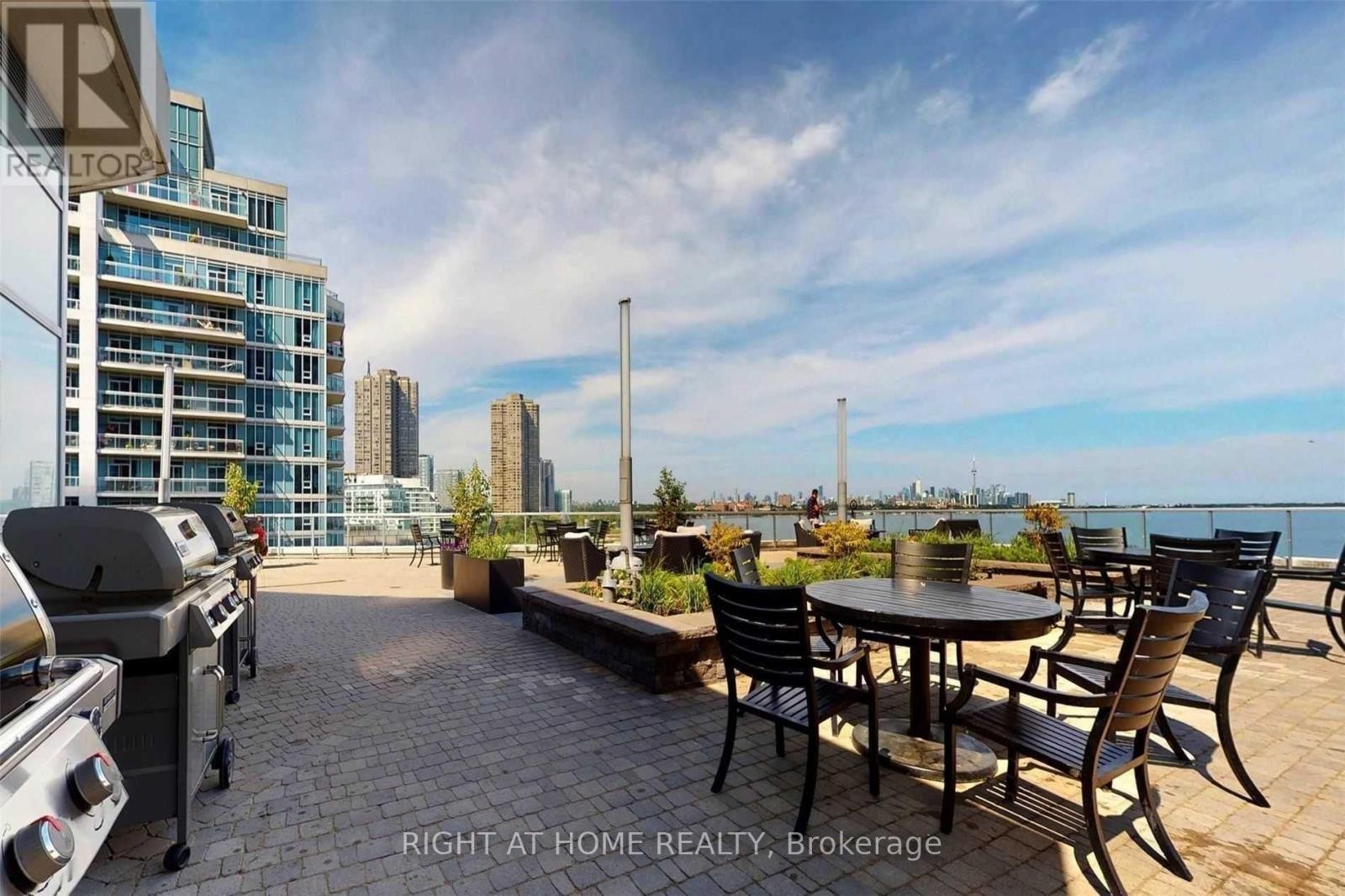 












422 - 80 MARINE PARADE DRIVE

,
Toronto (Mimico),




Ontario
M8V0A3

