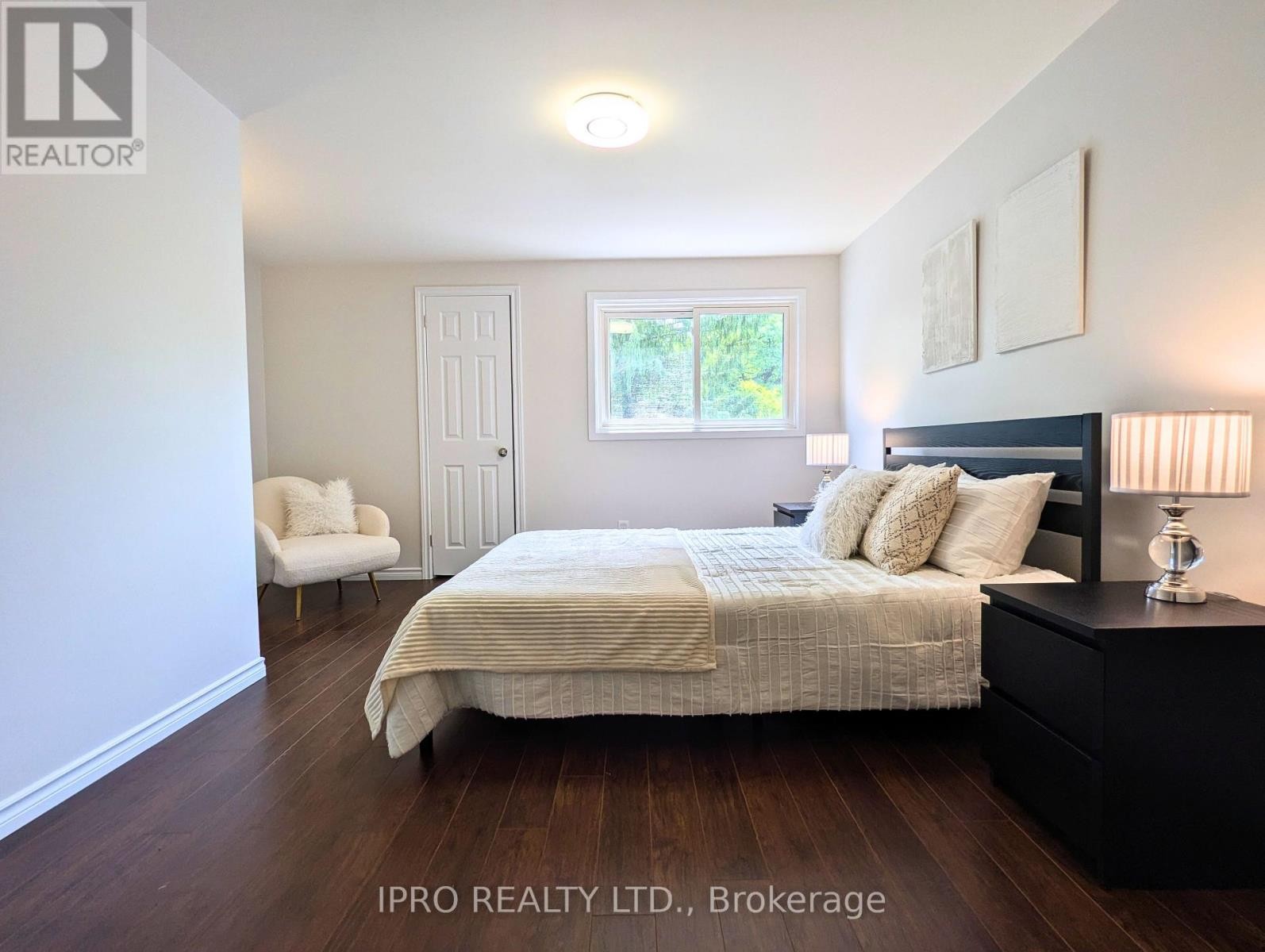 












2599 INLAKE COURT

,
Mississauga (Meadowvale),




Ontario
L5N2M9

