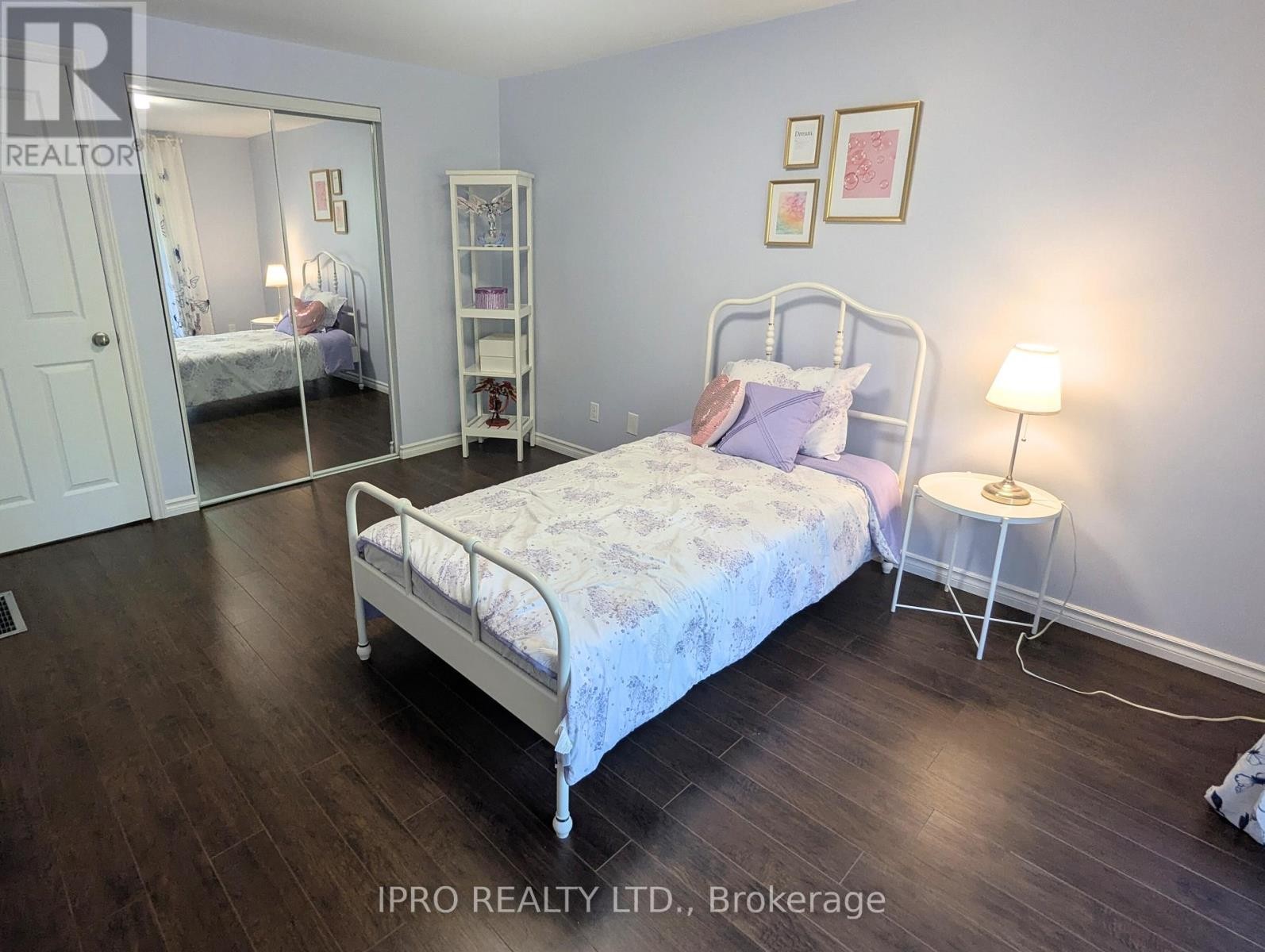 












2599 INLAKE COURT

,
Mississauga (Meadowvale),




Ontario
L5N2M9

