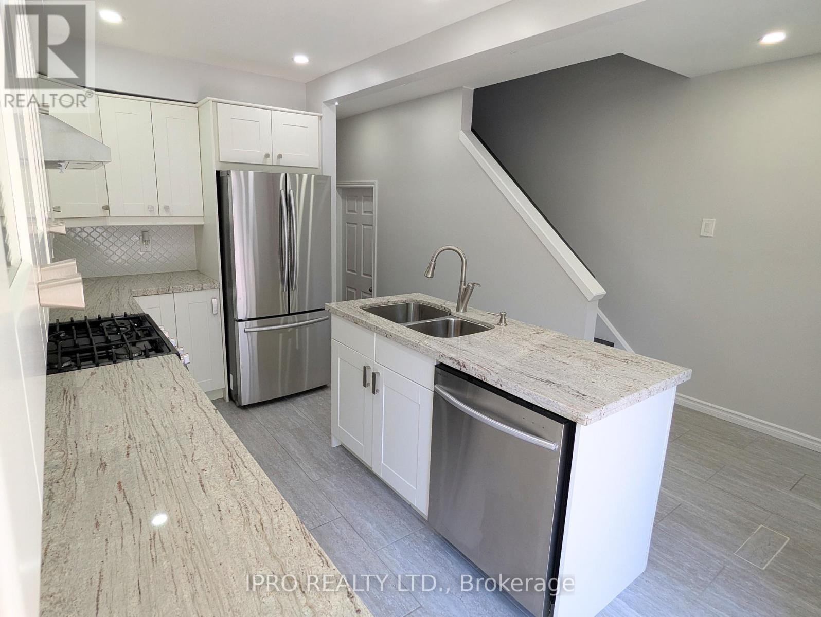 












2599 INLAKE COURT

,
Mississauga (Meadowvale),




Ontario
L5N2M9

