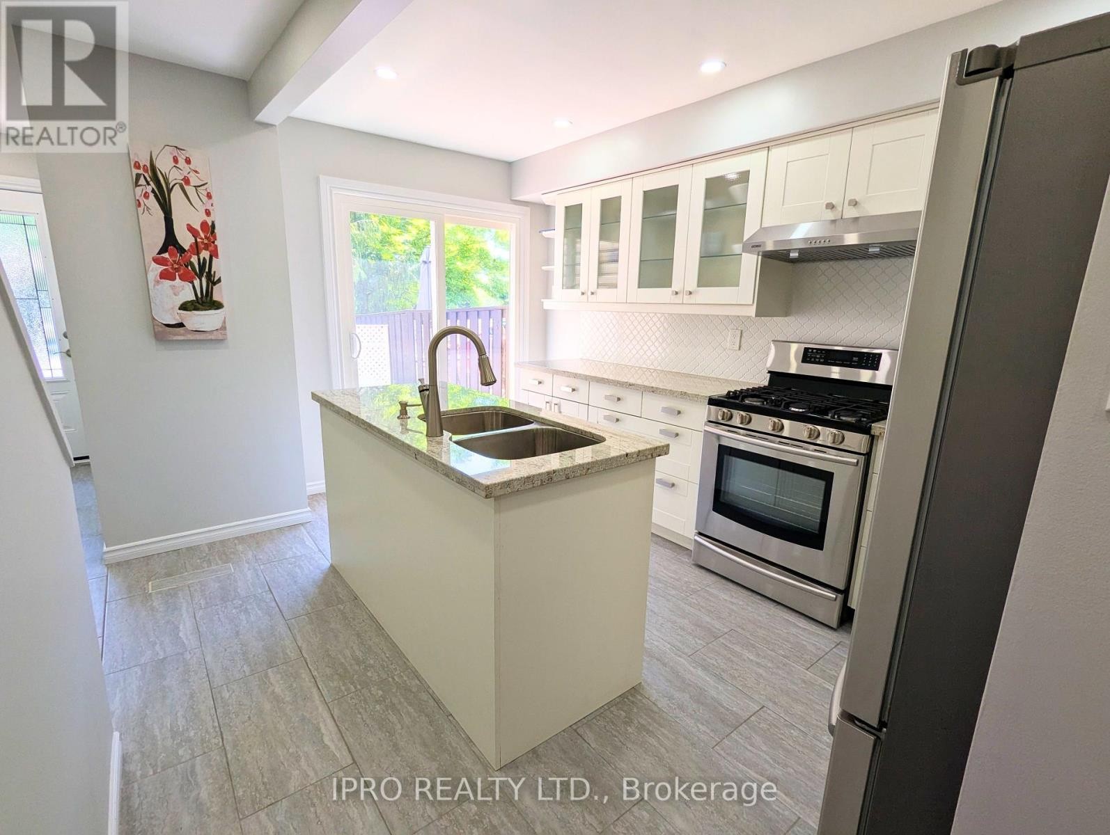 












2599 INLAKE COURT

,
Mississauga (Meadowvale),




Ontario
L5N2M9

