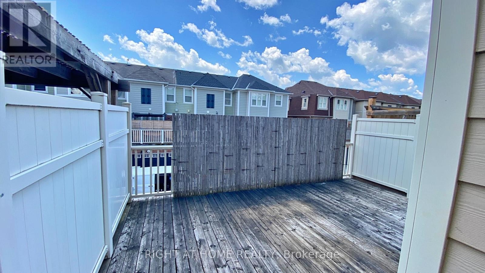 












664 HOLLY AVENUE

,
Milton (CO Coates),




Ontario
L9T0G2

