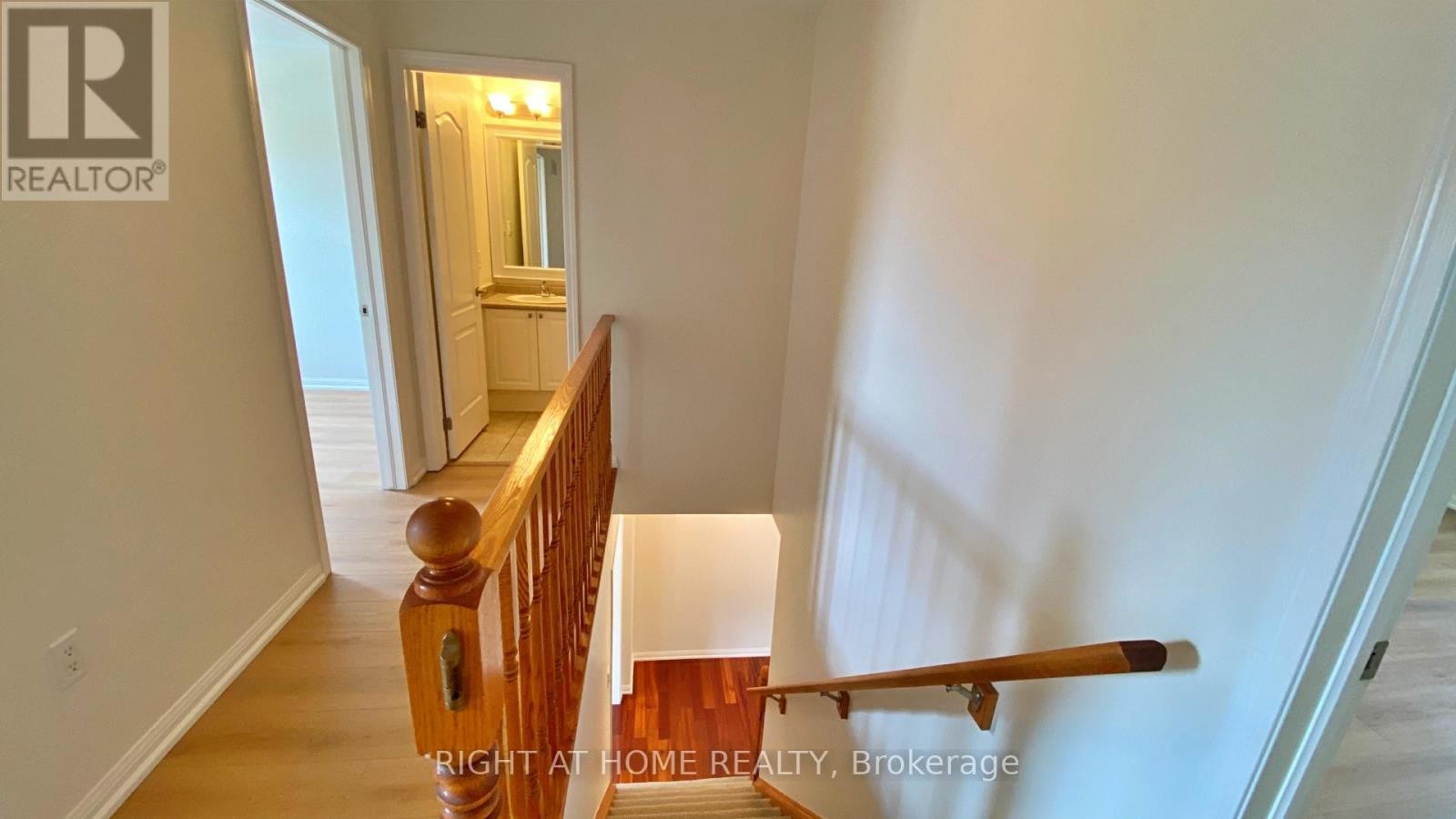 












664 HOLLY AVENUE

,
Milton (CO Coates),




Ontario
L9T0G2


