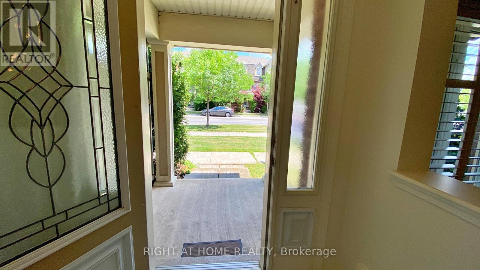 












664 HOLLY AVENUE

,
Milton (CO Coates),




Ontario
L9T0G2

