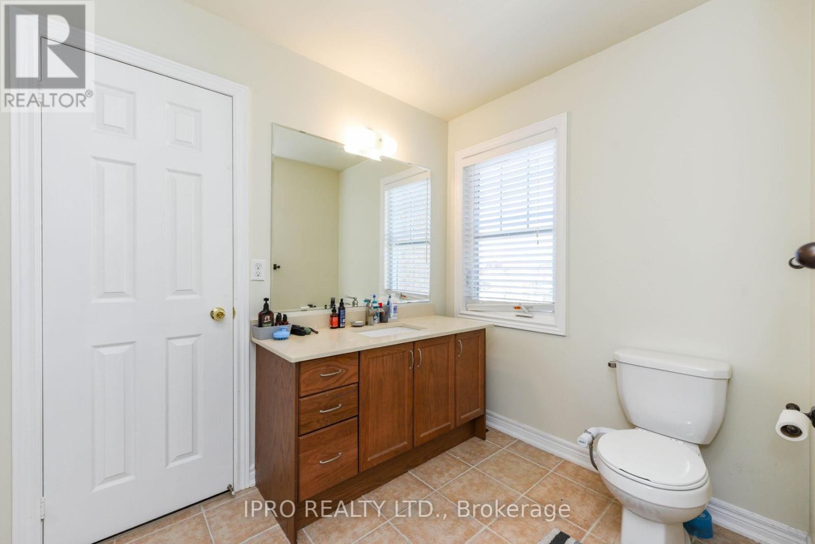 












304 DALGLEISH GARDEN

,
Milton (SC Scott),




Ontario
L9T6Z7

