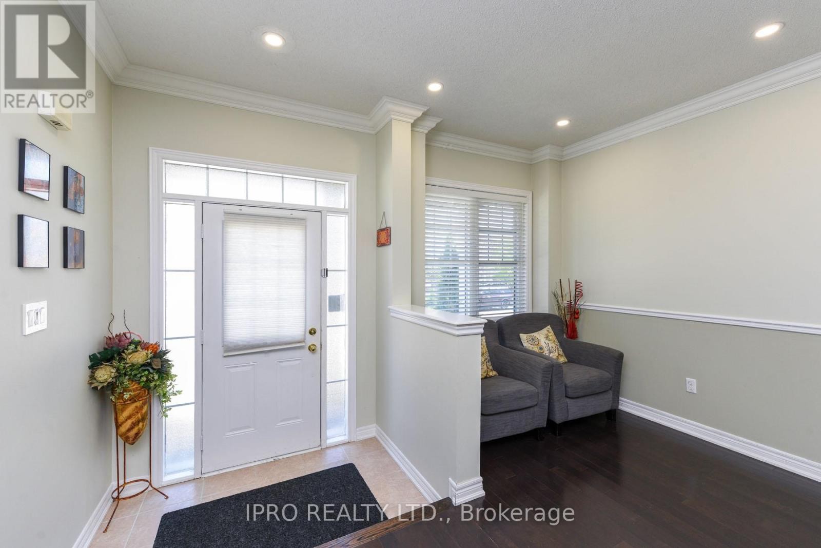 












304 DALGLEISH GARDEN

,
Milton (SC Scott),




Ontario
L9T6Z7


