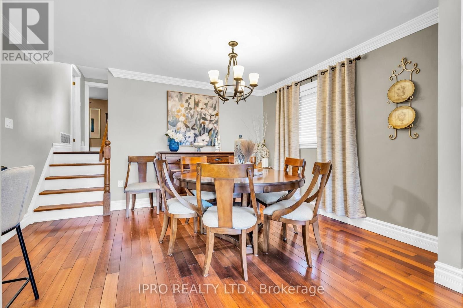 












117 ALICEWOOD COURT

,
Toronto (West Humber-Clairville),




Ontario
M9V3Y1

