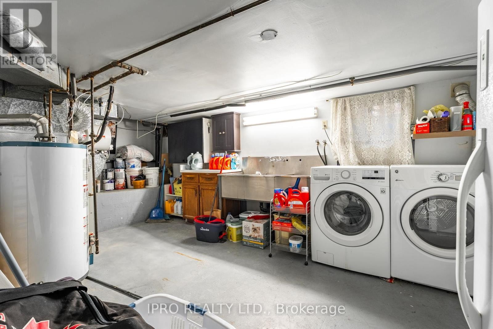 












117 ALICEWOOD COURT

,
Toronto (West Humber-Clairville),




Ontario
M9V3Y1

