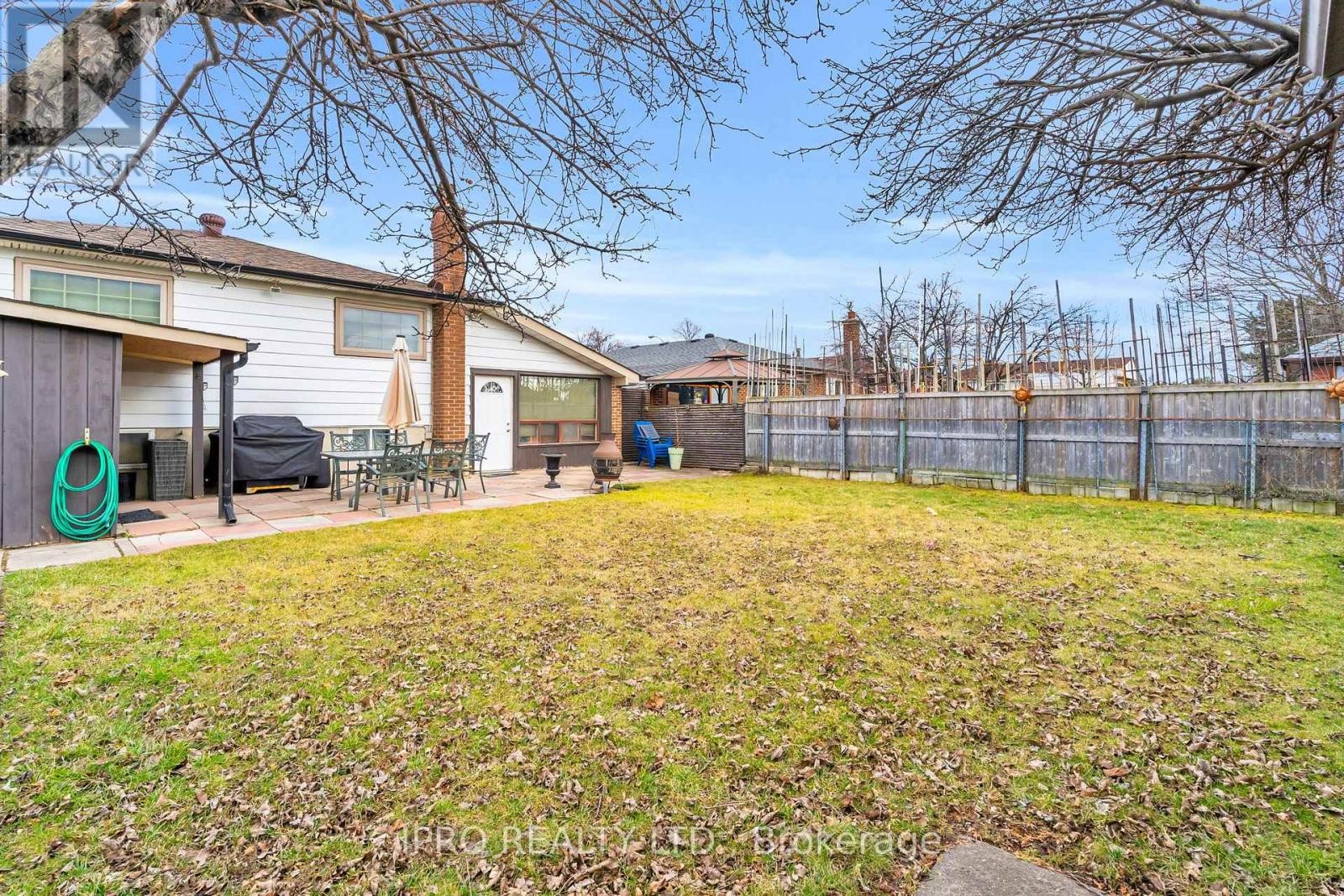 












117 ALICEWOOD COURT

,
Toronto (West Humber-Clairville),




Ontario
M9V3Y1

