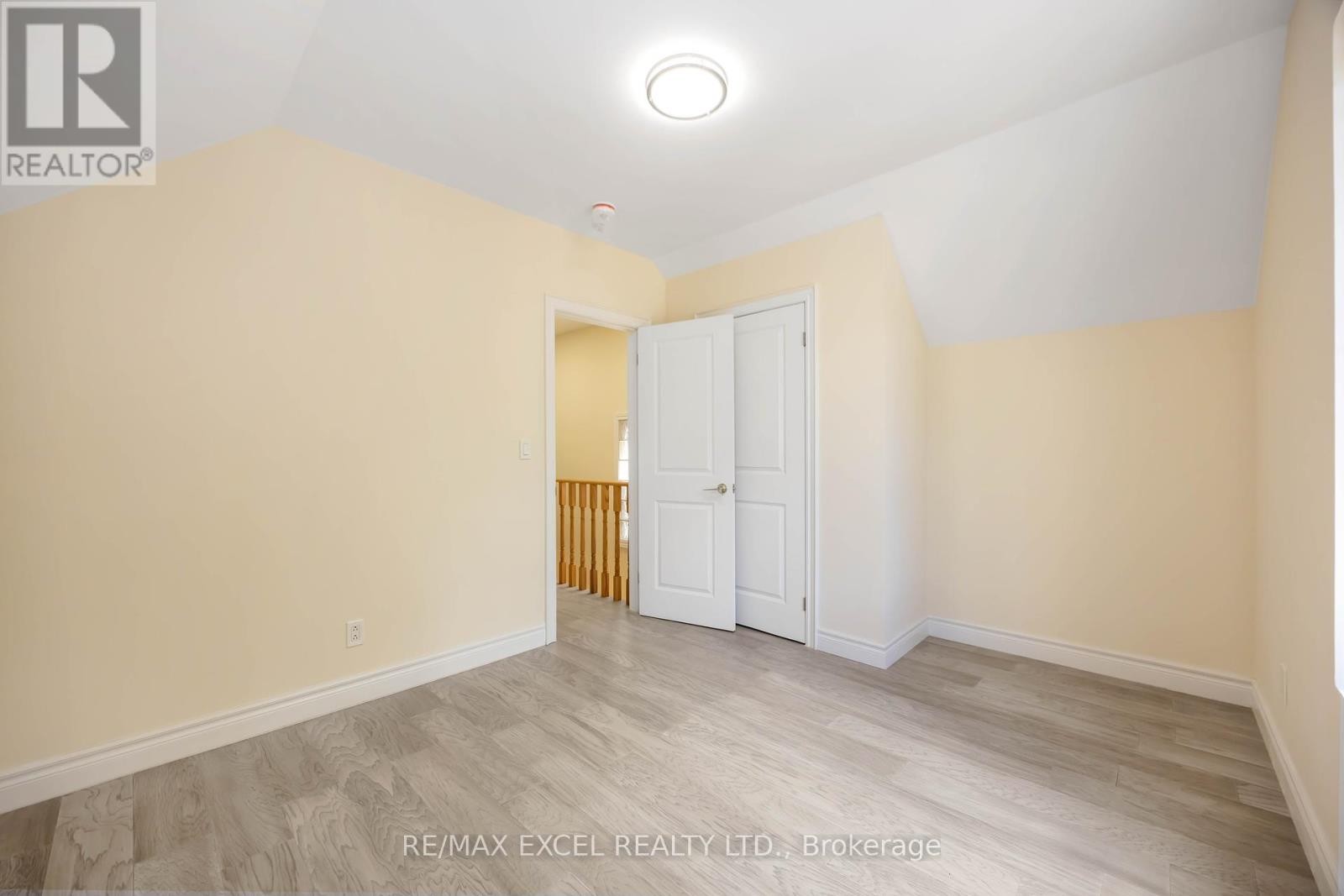 












75 HARVIE AVENUE

,
Toronto (Corso Italia-Davenport),




Ontario
M6E4K4

