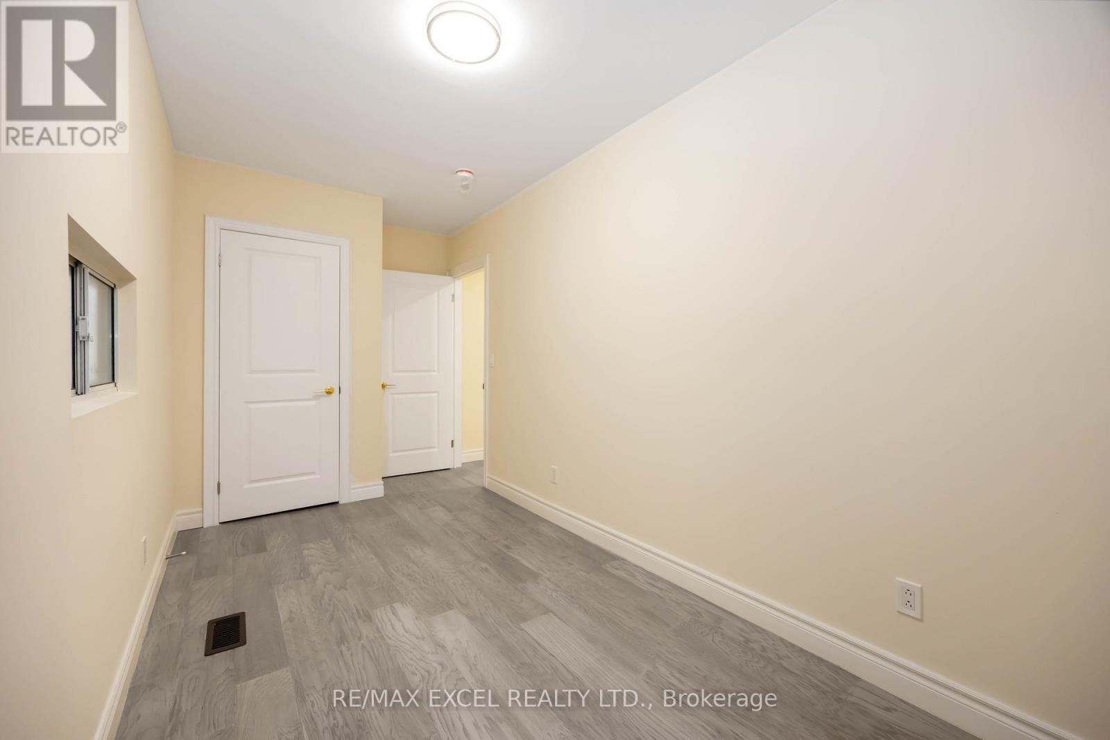 












75 HARVIE AVENUE

,
Toronto (Corso Italia-Davenport),




Ontario
M6E4K4


