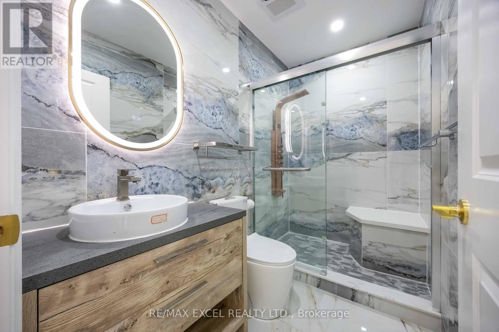 












75 HARVIE AVENUE

,
Toronto (Corso Italia-Davenport),




Ontario
M6E4K4

