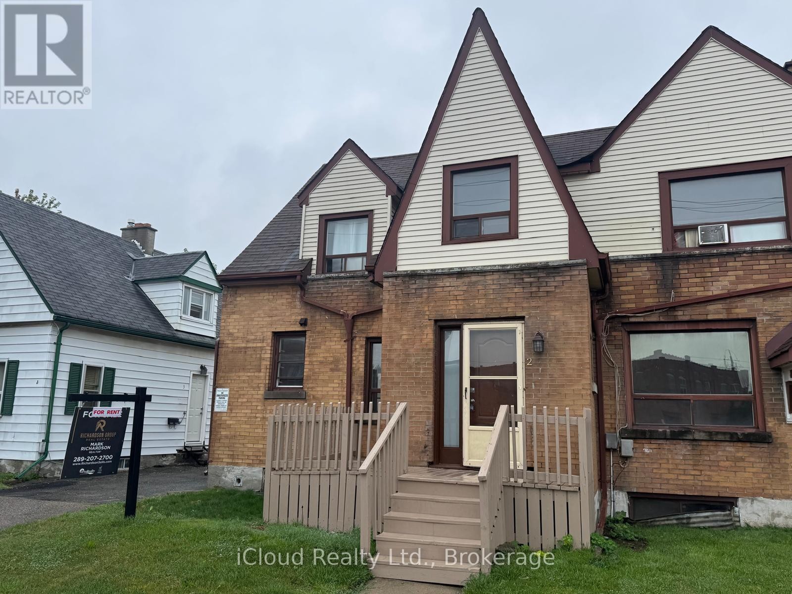 












2 - 1 HENDERSON AVENUE

,
Brampton (Downtown Brampton),




Ontario
L6Y2A3

