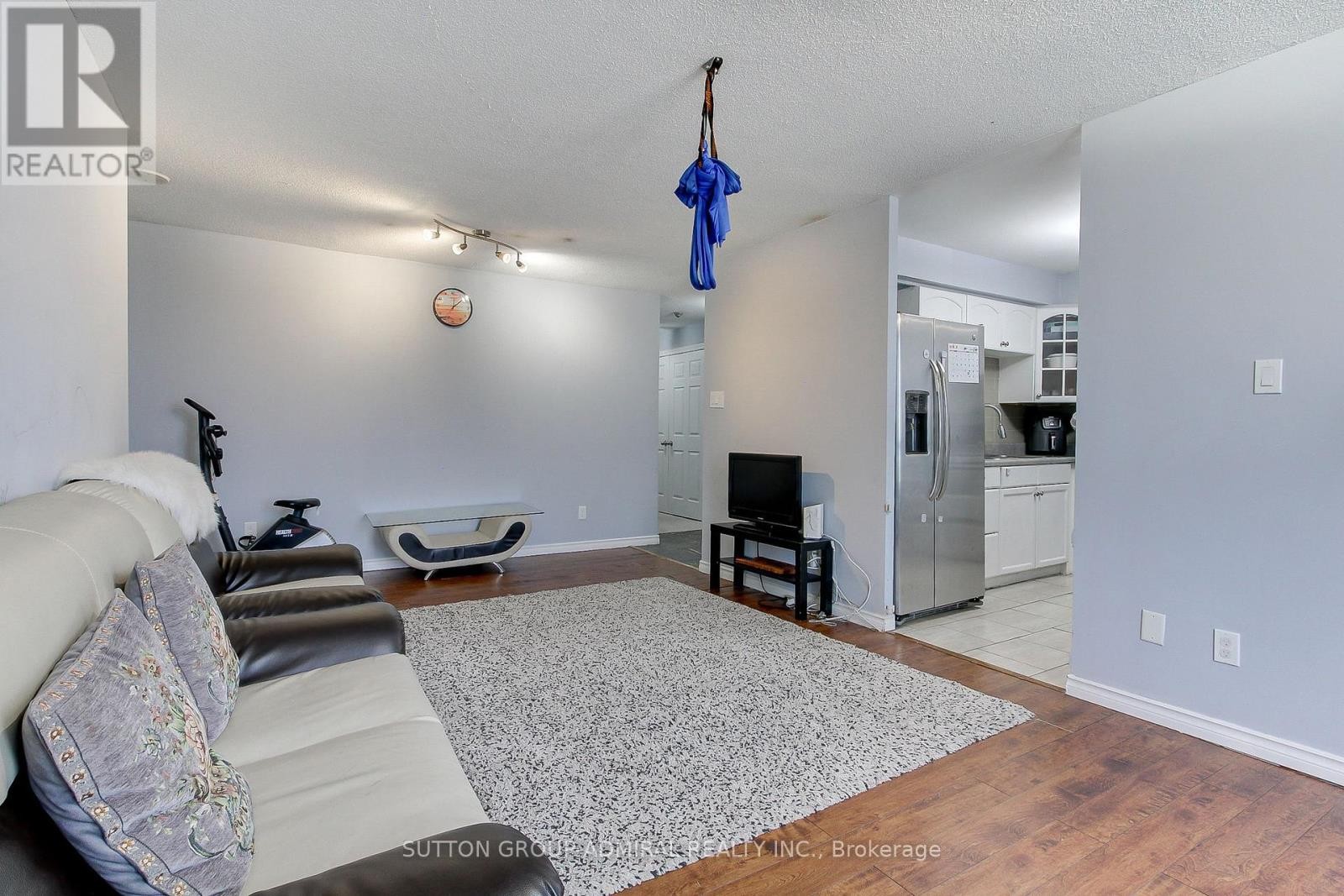 












1205 - 2470 EGLINTON AVENUE

,
Toronto (Beechborough-Greenbrook),




Ontario
M6M5E7

