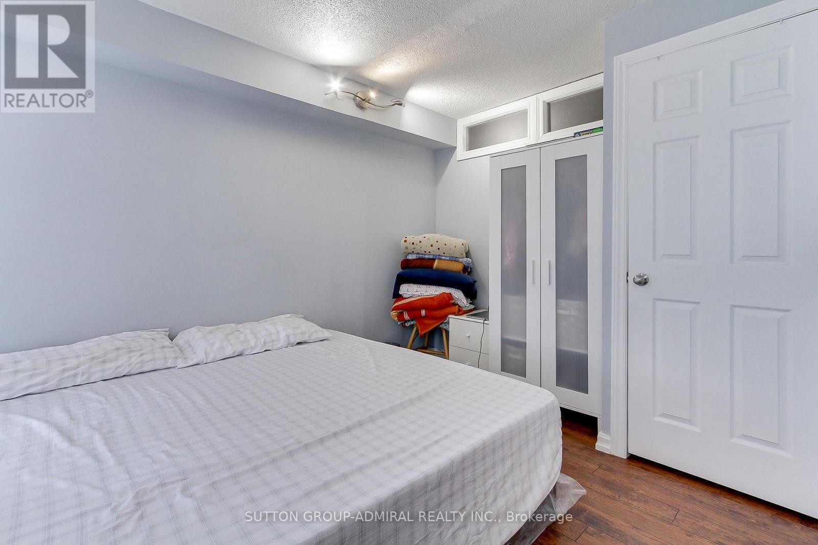 












1205 - 2470 EGLINTON AVENUE

,
Toronto (Beechborough-Greenbrook),




Ontario
M6M5E7

