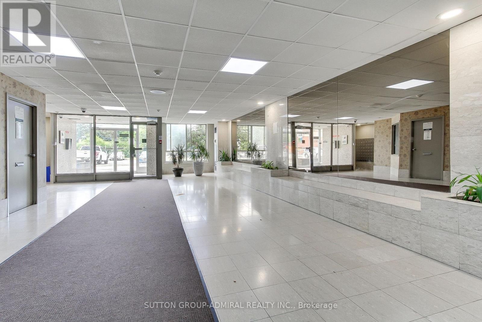 












1205 - 2470 EGLINTON AVENUE

,
Toronto (Beechborough-Greenbrook),




Ontario
M6M5E7

