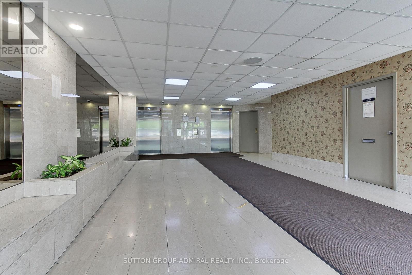 












1205 - 2470 EGLINTON AVENUE

,
Toronto (Beechborough-Greenbrook),




Ontario
M6M5E7

