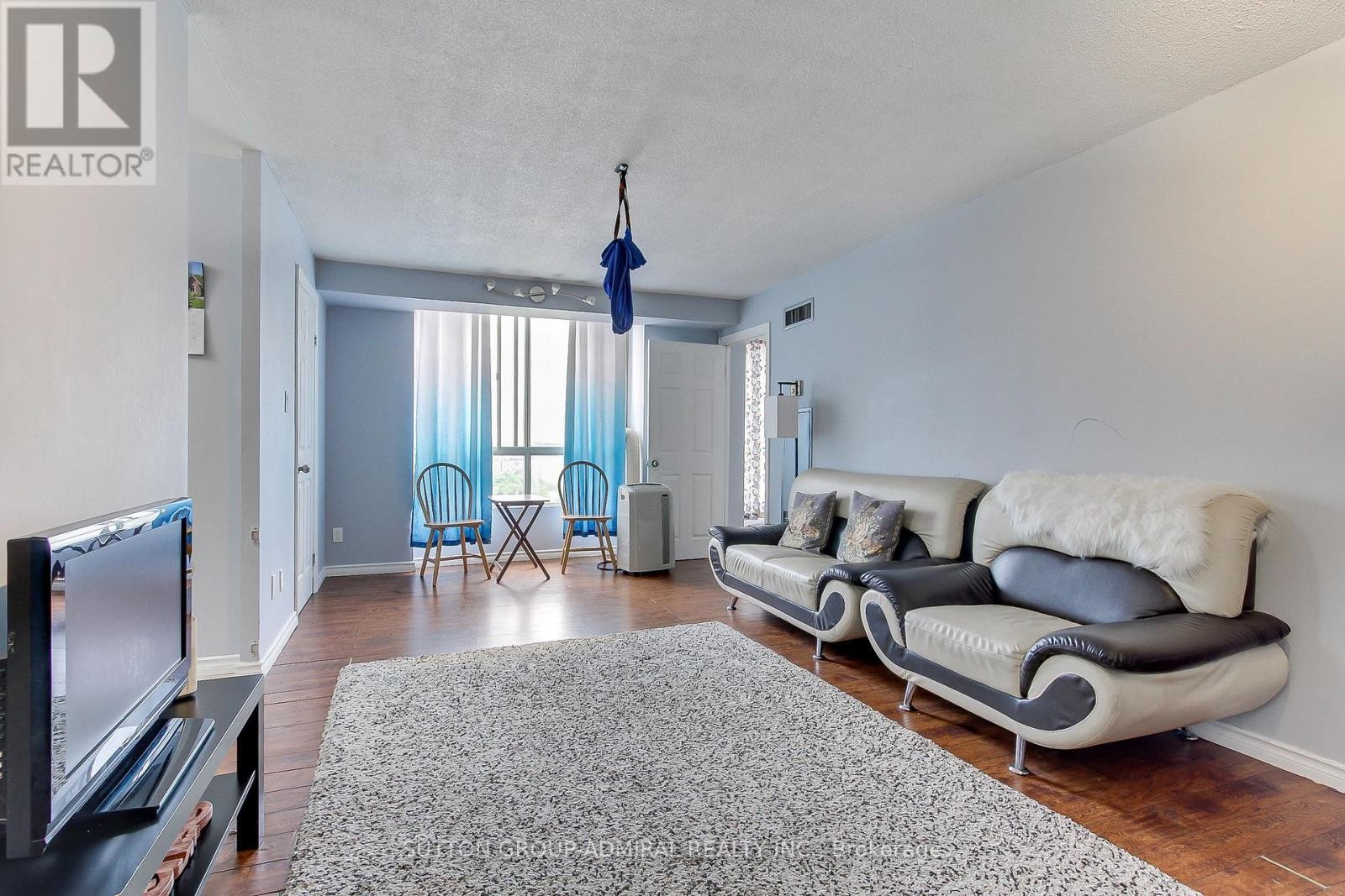 












1205 - 2470 EGLINTON AVENUE

,
Toronto (Beechborough-Greenbrook),




Ontario
M6M5E7

