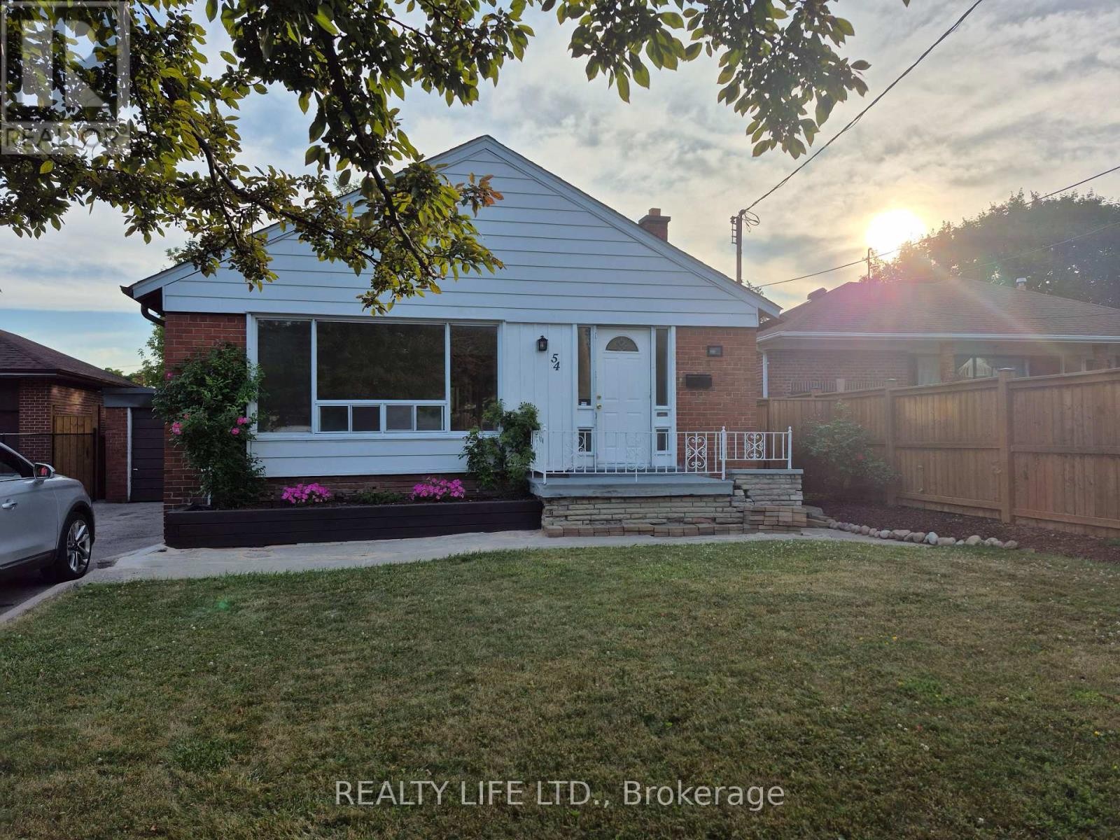 












54 GARSIDE CRESCENT

,
Toronto (Brookhaven-Amesbury),




Ontario
M6M2Z6

