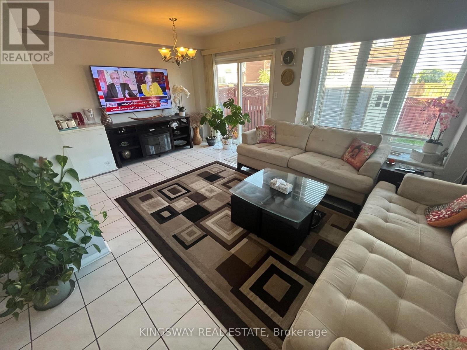 












5998 GANT CRESCENT

,
Mississauga (East Credit),




Ontario
L5V2T6


