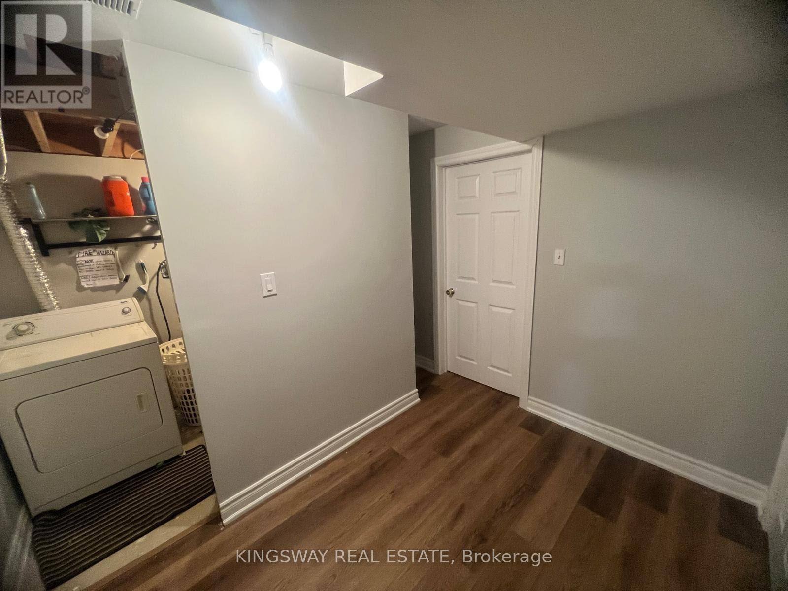 












5998 GANT CRESCENT

,
Mississauga (East Credit),




Ontario
L5V2T6

