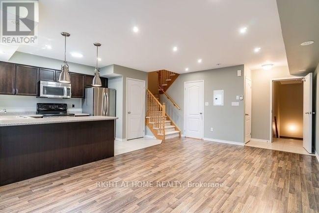 












15 - 2468 POST ROAD

,
Oakville (RO River Oaks),




Ontario
L6H0J2

