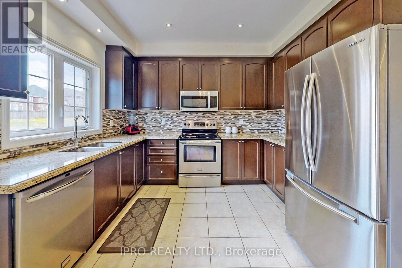 












48 ARIZONA DRIVE

,
Brampton (Bram West),




Ontario
L6Y0R6

