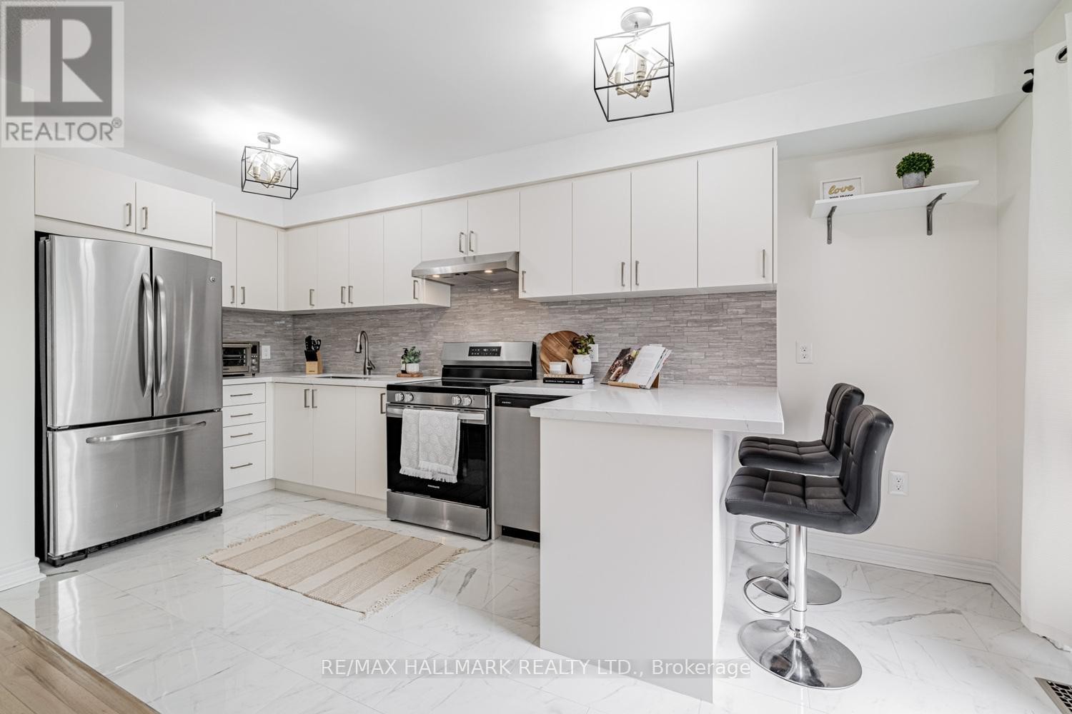 












109 GRAPEVINE ROAD

,
Caledon (Bolton West),




Ontario
L7E2M6

