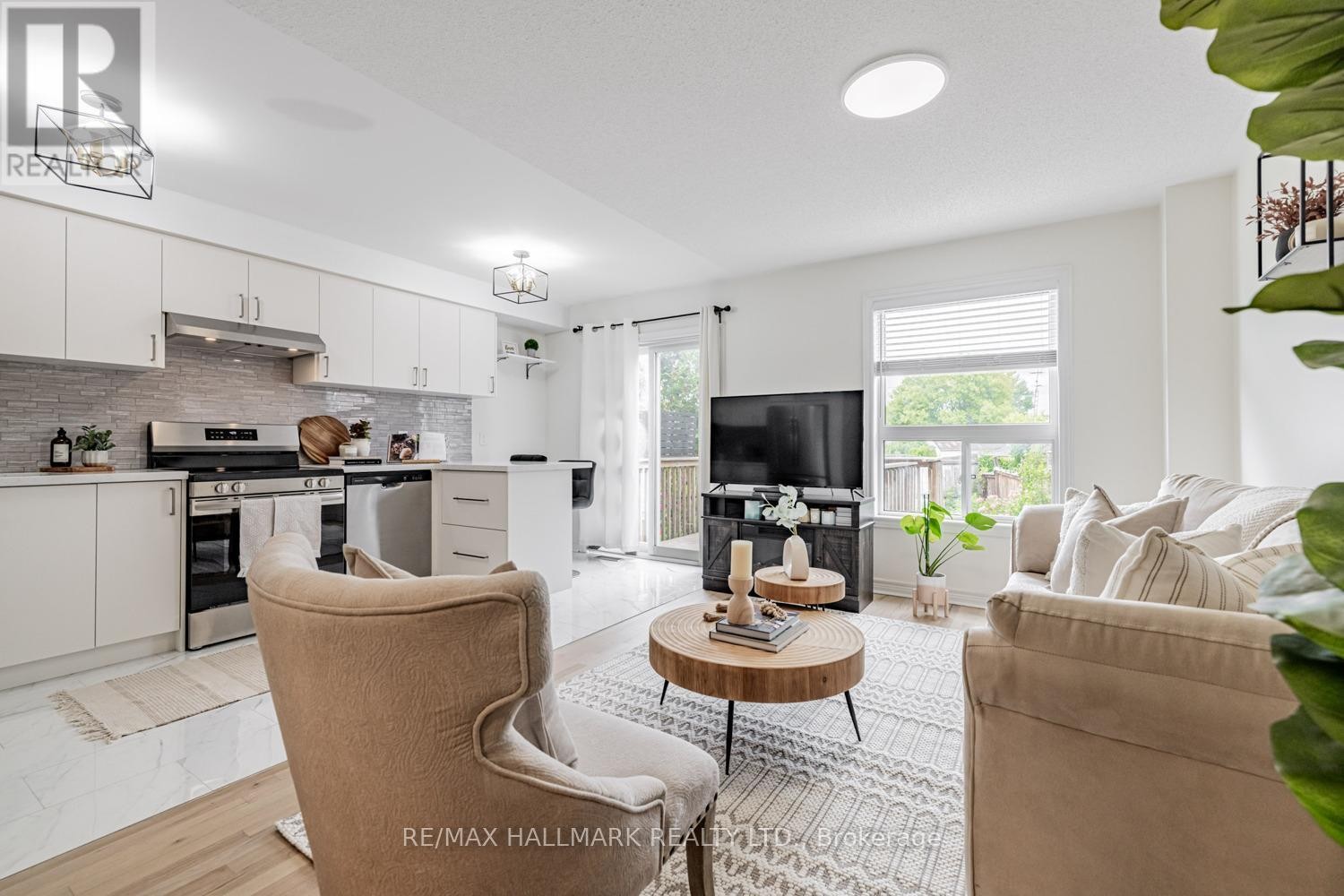 












109 GRAPEVINE ROAD

,
Caledon (Bolton West),




Ontario
L7E2M6

