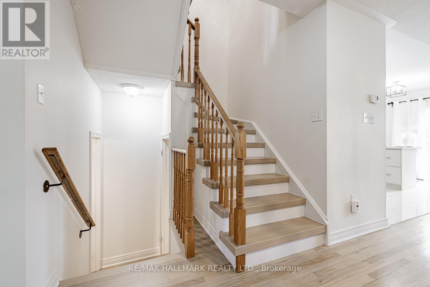 












109 GRAPEVINE ROAD

,
Caledon (Bolton West),




Ontario
L7E2M6

