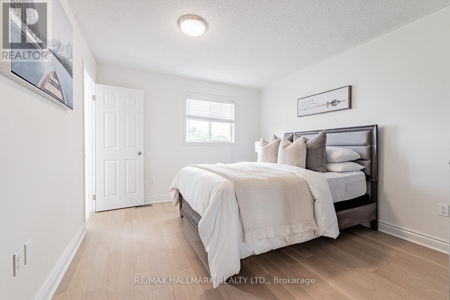 












109 GRAPEVINE ROAD

,
Caledon (Bolton West),




Ontario
L7E2M6

