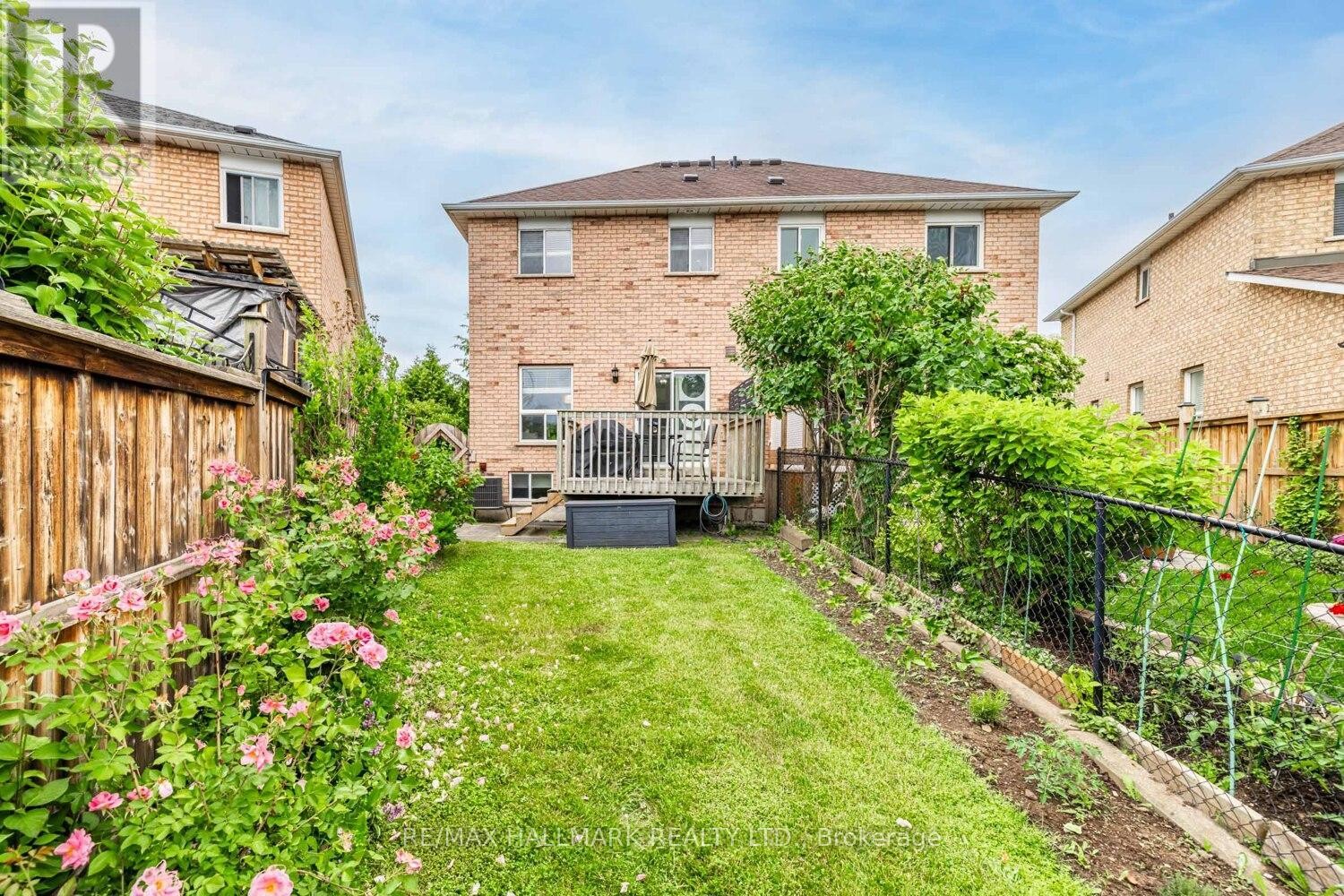 












109 GRAPEVINE ROAD

,
Caledon (Bolton West),




Ontario
L7E2M6

