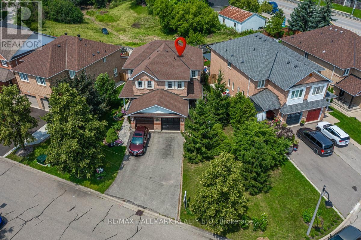 












109 GRAPEVINE ROAD

,
Caledon (Bolton West),




Ontario
L7E2M6


