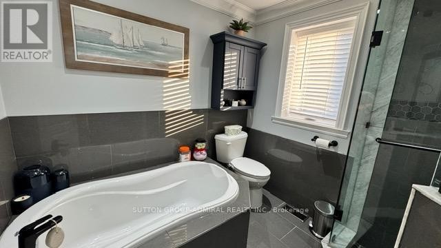 












29 MAYALL AVENUE

,
Toronto (Downsview-Roding-CFB),




Ontario
M3L1E7

