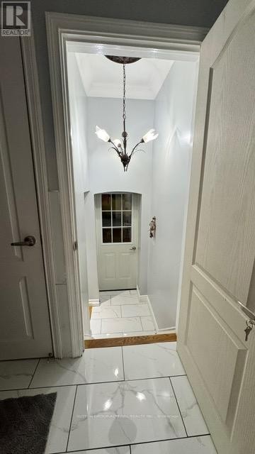 












29 MAYALL AVENUE

,
Toronto (Downsview-Roding-CFB),




Ontario
M3L1E7

