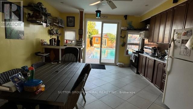 












29 MAYALL AVENUE

,
Toronto (Downsview-Roding-CFB),




Ontario
M3L1E7

