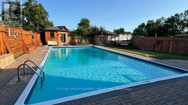 












29 MAYALL AVENUE

,
Toronto (Downsview-Roding-CFB),




Ontario
M3L1E7

