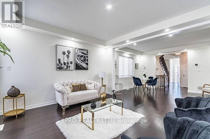 












1448 SYCAMORE GARDENS

,
Milton (CB Cobban),




Ontario
L9E1P7


