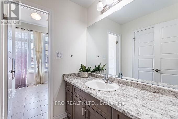












1448 SYCAMORE GARDENS

,
Milton (CB Cobban),




Ontario
L9E1P7

