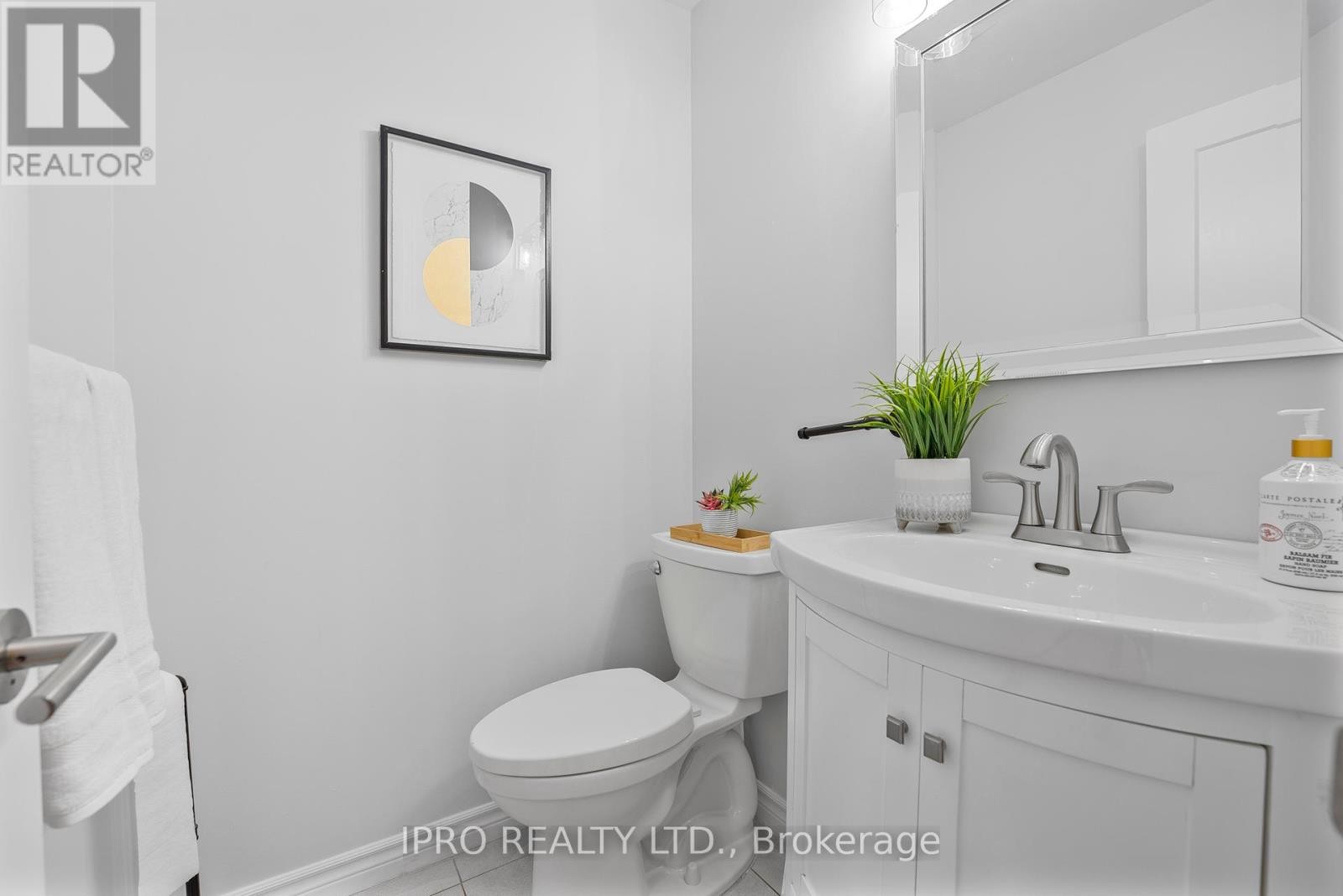 












6811 EDENWOOD DRIVE

,
Mississauga (Meadowvale),




Ontario
L5N3X9


