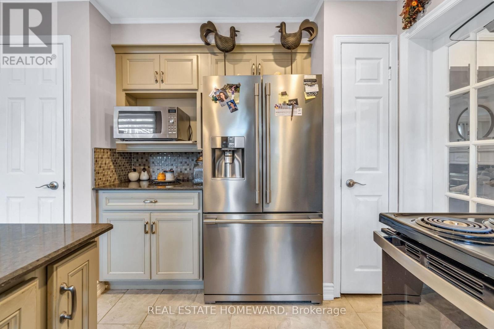 












2032 SHANNON DRIVE

,
Mississauga (Sheridan),




Ontario
L5H3W3

