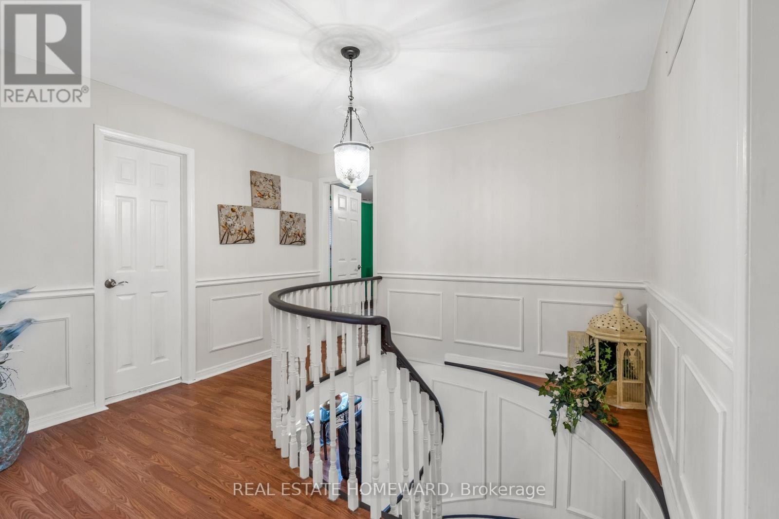 












2032 SHANNON DRIVE

,
Mississauga (Sheridan),




Ontario
L5H3W3

