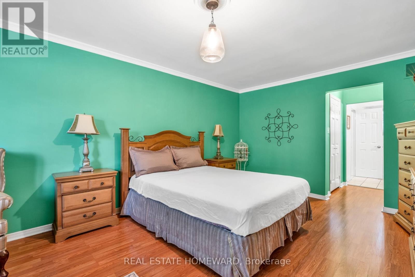 












2032 SHANNON DRIVE

,
Mississauga (Sheridan),




Ontario
L5H3W3

