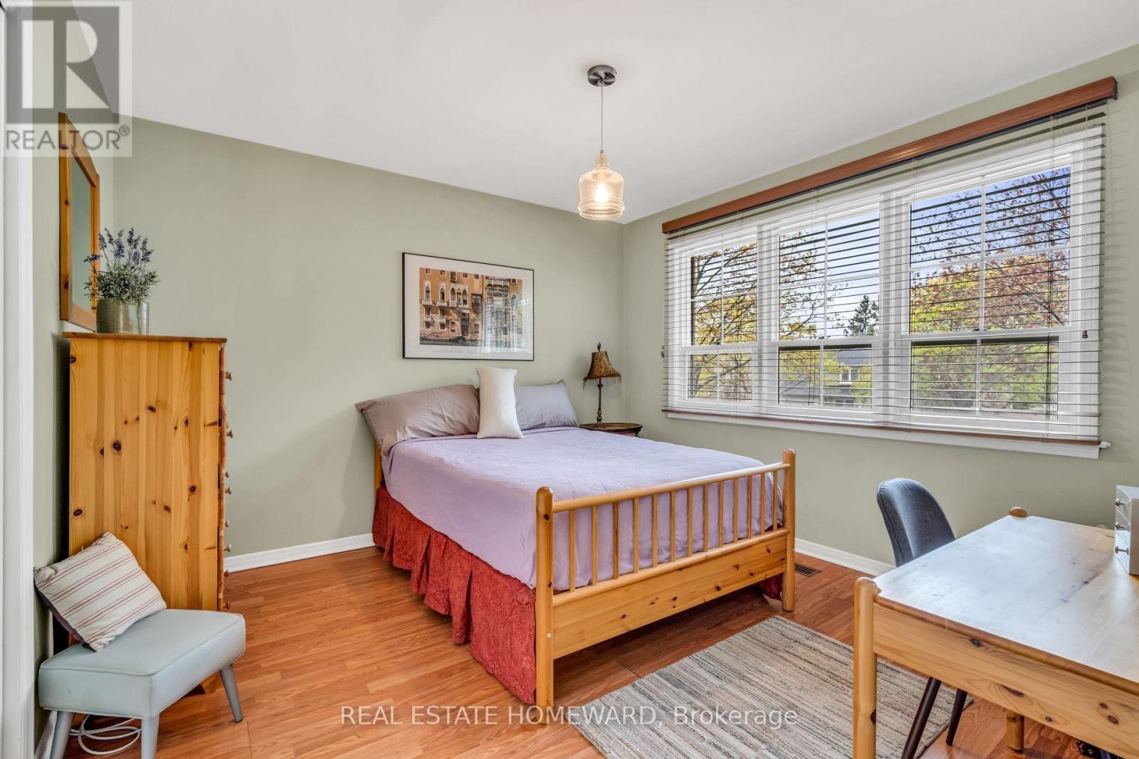 












2032 SHANNON DRIVE

,
Mississauga (Sheridan),




Ontario
L5H3W3

