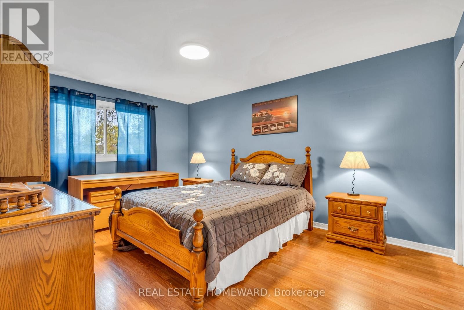 












2032 SHANNON DRIVE

,
Mississauga (Sheridan),




Ontario
L5H3W3

