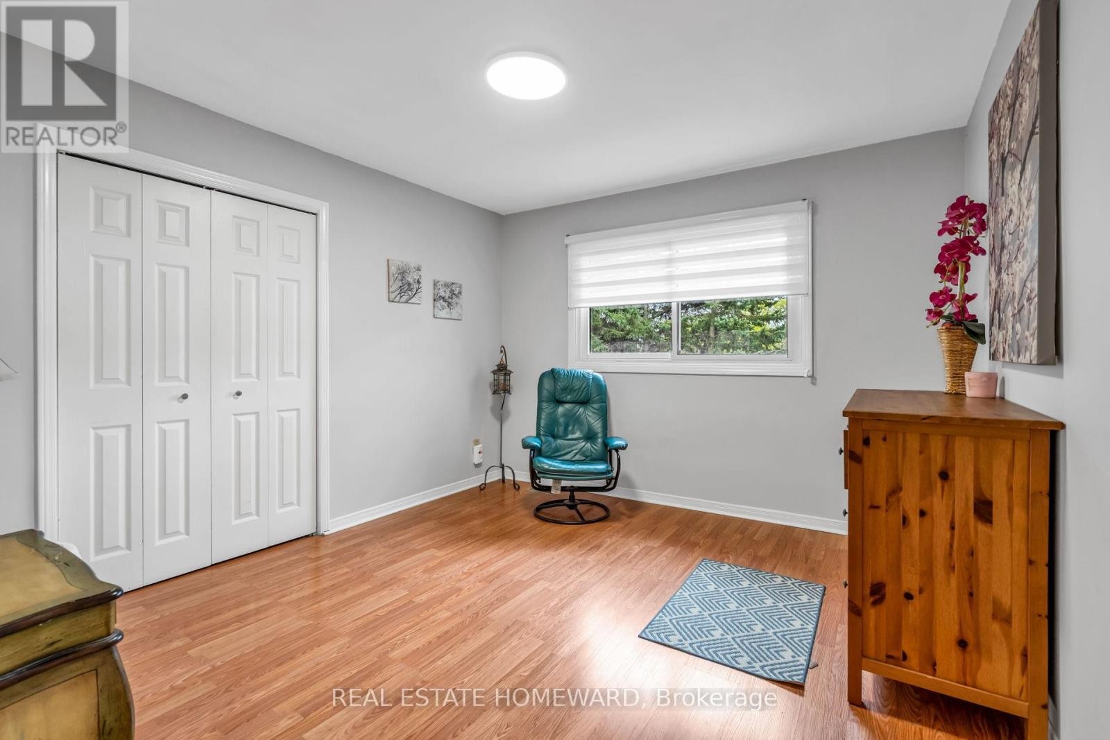 












2032 SHANNON DRIVE

,
Mississauga (Sheridan),




Ontario
L5H3W3


